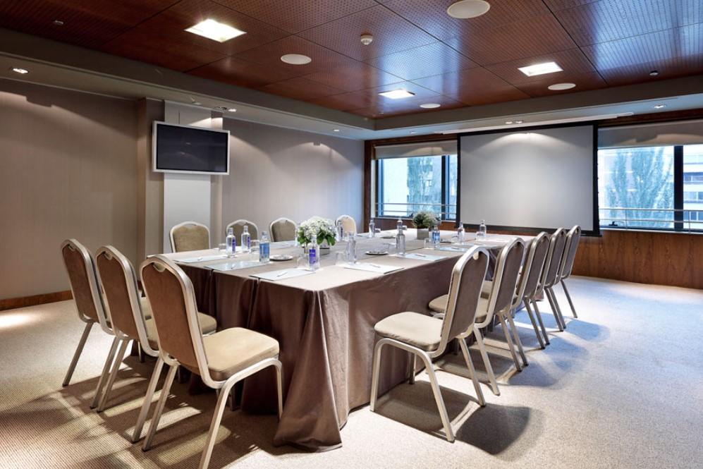 Eurostars Suites Mirasierra Мадрид Екстериор снимка Meeting room