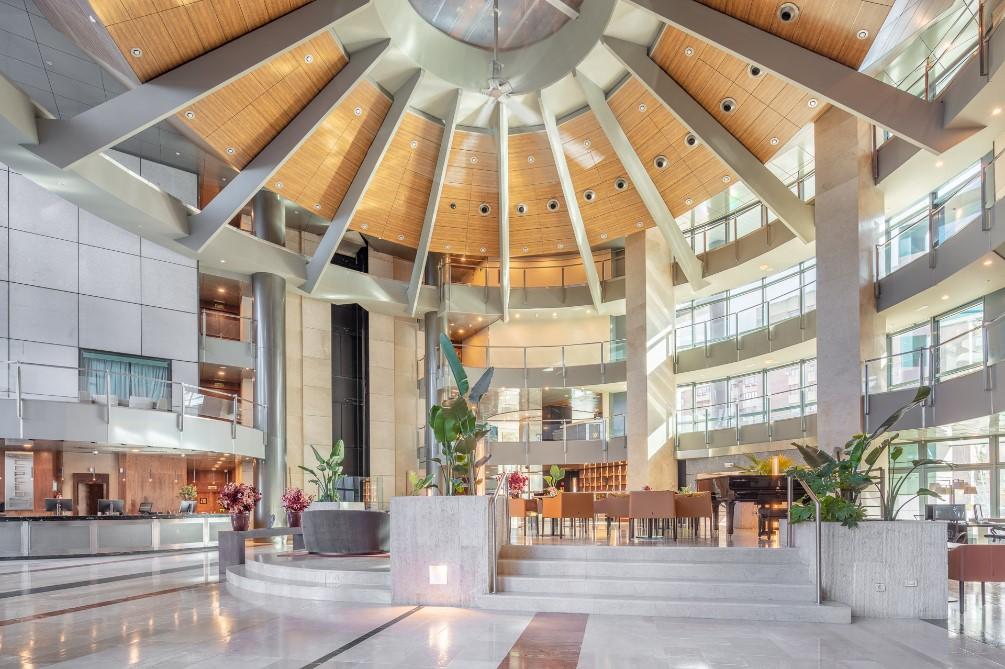 Eurostars Suites Mirasierra Мадрид Екстериор снимка The lobby of the hotel