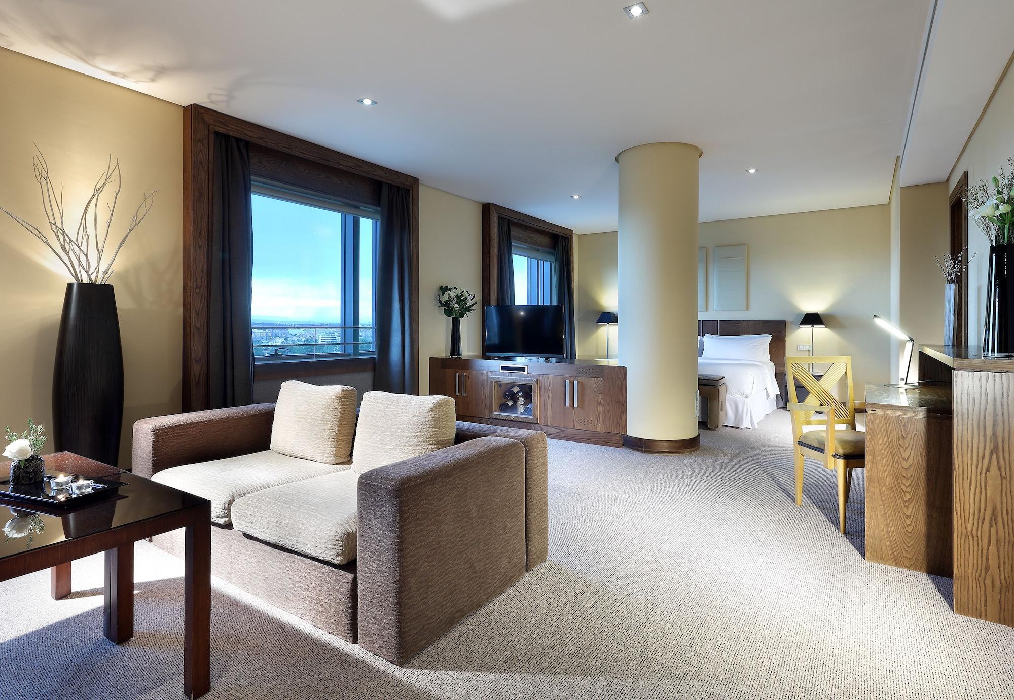 Eurostars Suites Mirasierra Мадрид Екстериор снимка Suite at the InterContinental Wien