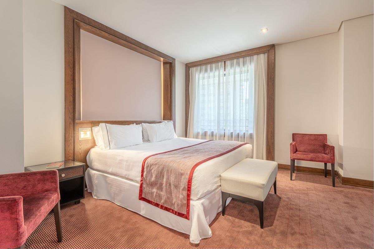 Eurostars Suites Mirasierra Мадрид Екстериор снимка A bedroom at the hotel