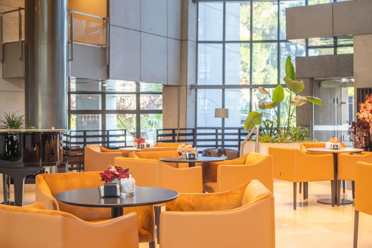 Eurostars Suites Mirasierra Мадрид Екстериор снимка The lobby of the hotel
