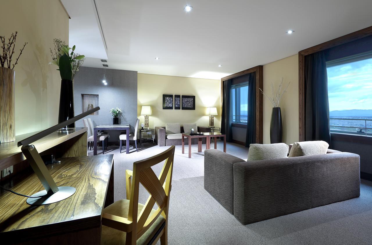 Eurostars Suites Mirasierra Мадрид Екстериор снимка