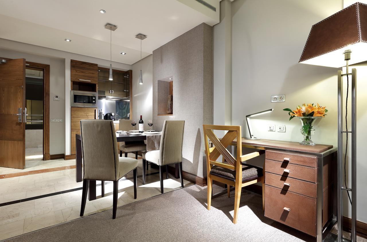 Eurostars Suites Mirasierra Мадрид Екстериор снимка A typical apartment at The Park