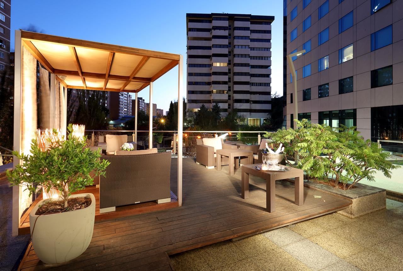 Eurostars Suites Mirasierra Мадрид Екстериор снимка The rooftop garden at the hotel